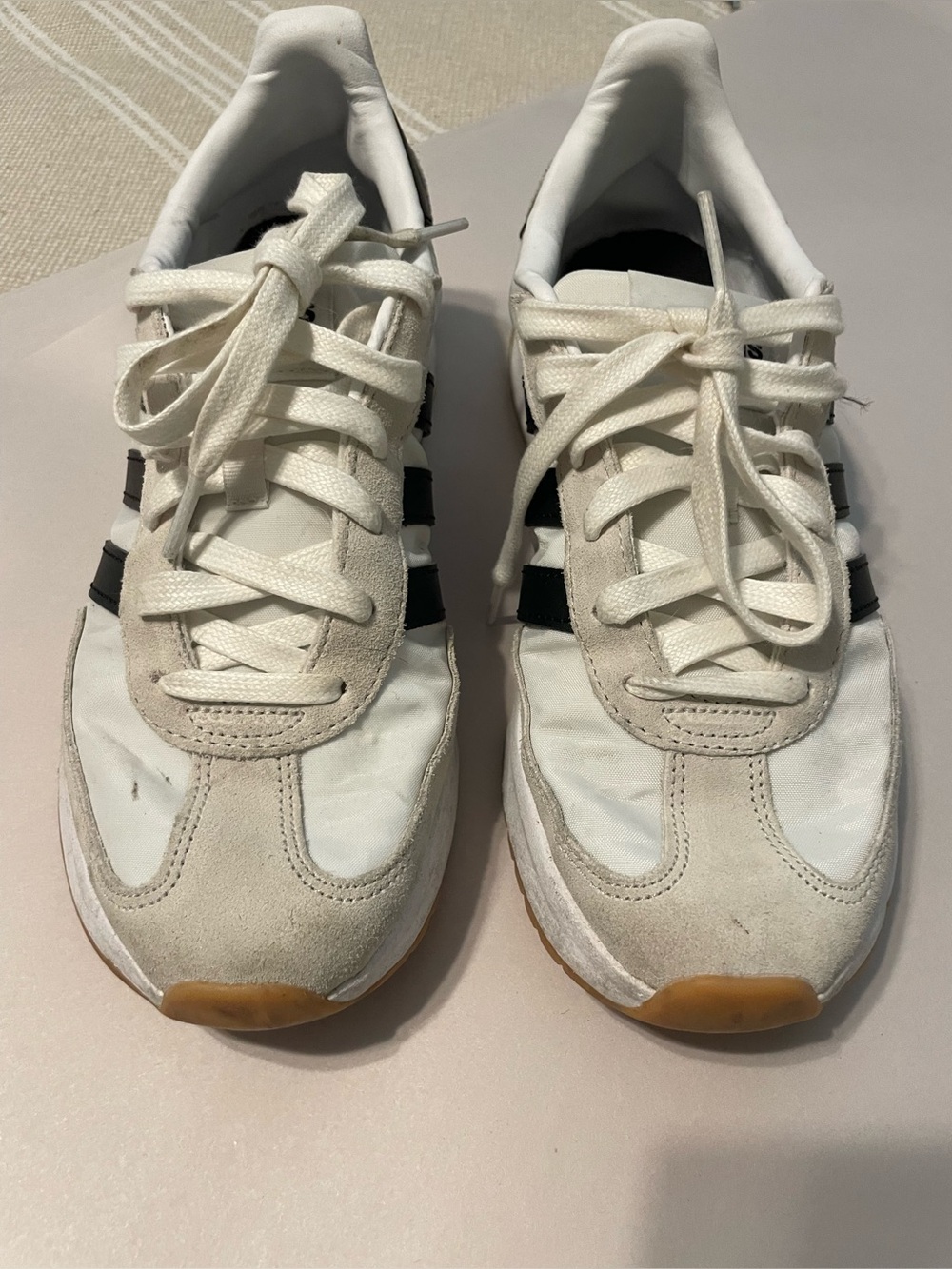 adidas Cloudfoam White Black Gum Sole Sneakers Women’s 7.5 Retro Sport - Picture 2 of 8